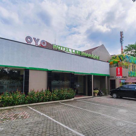 Oyo 741 Hotel Labuhan Raya Medan Extérieur photo