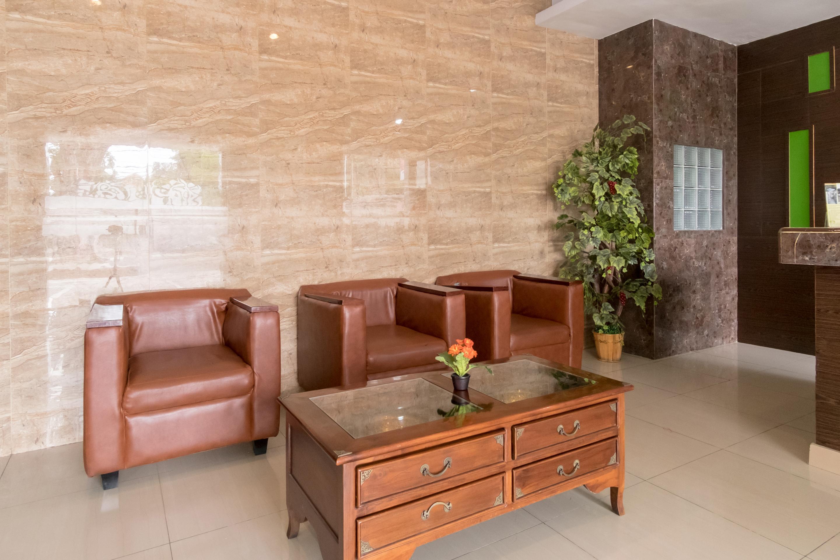 Oyo 741 Hotel Labuhan Raya Medan Extérieur photo