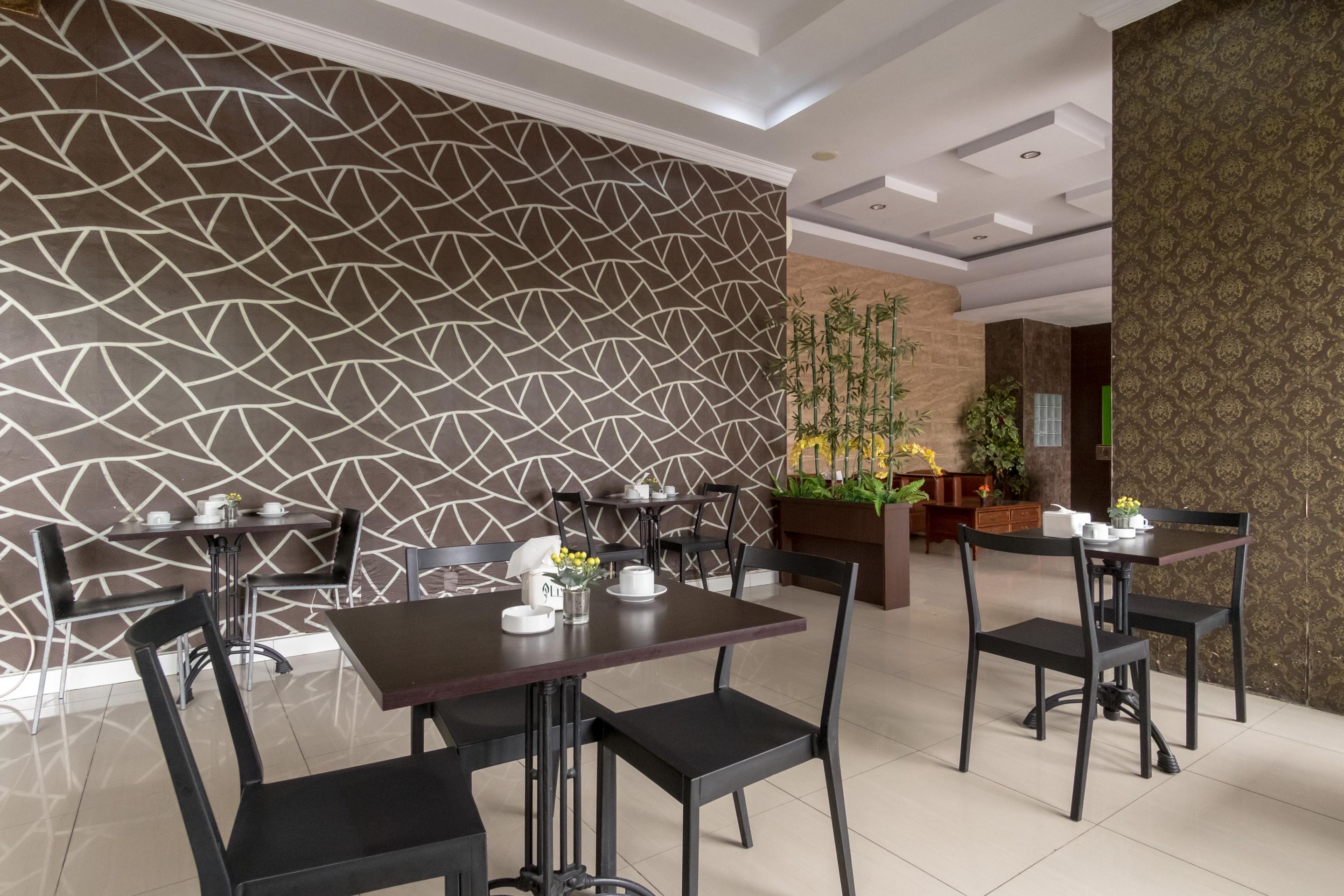 Oyo 741 Hotel Labuhan Raya Medan Extérieur photo