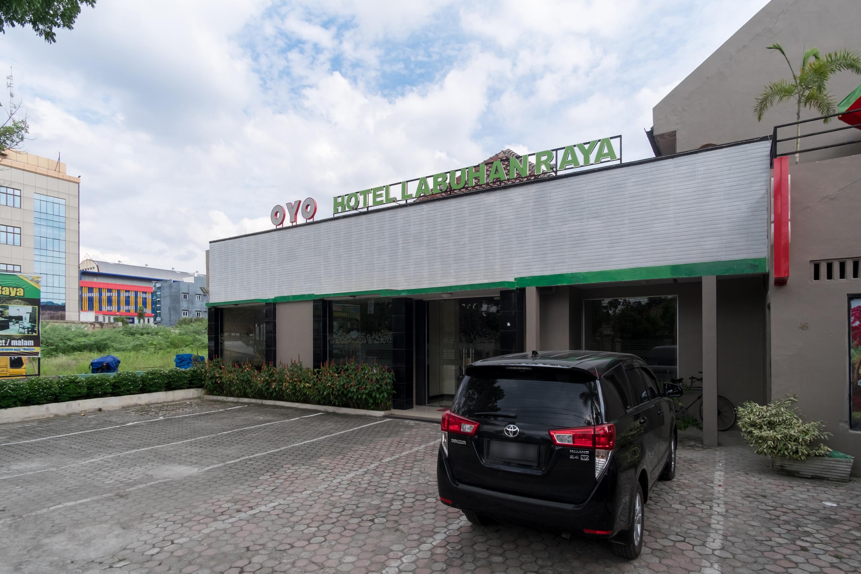 Oyo 741 Hotel Labuhan Raya Medan Extérieur photo