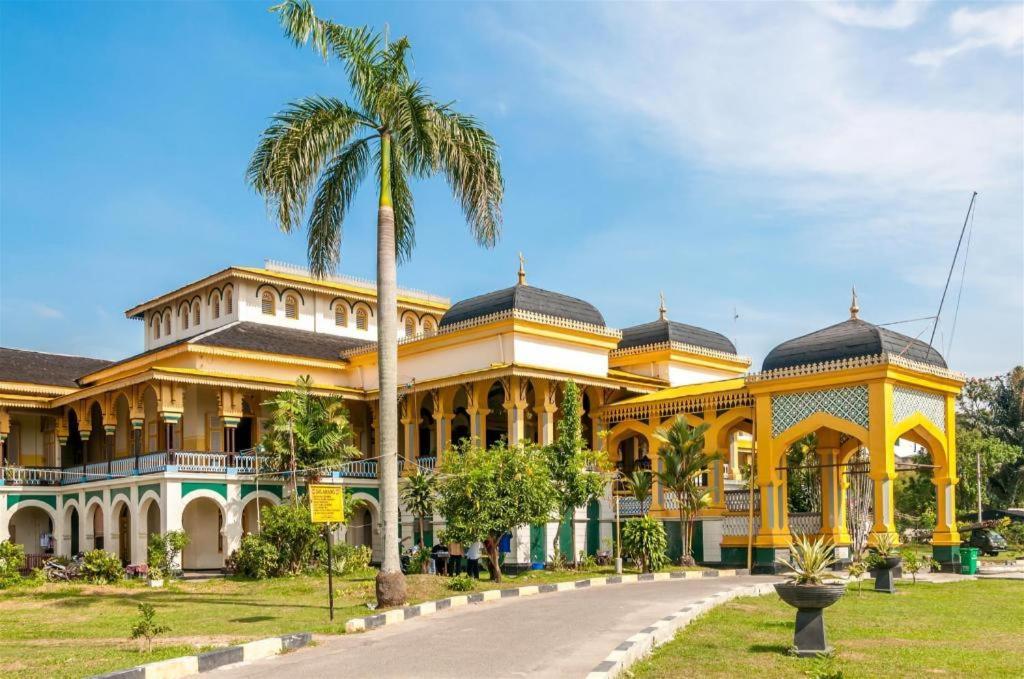 Oyo 741 Hotel Labuhan Raya Medan Extérieur photo