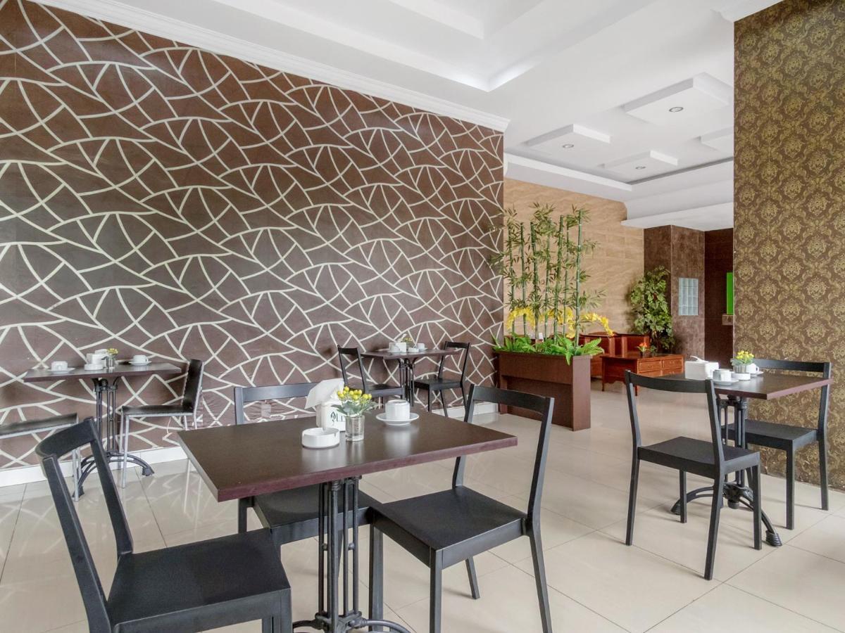 Oyo 741 Hotel Labuhan Raya Medan Extérieur photo