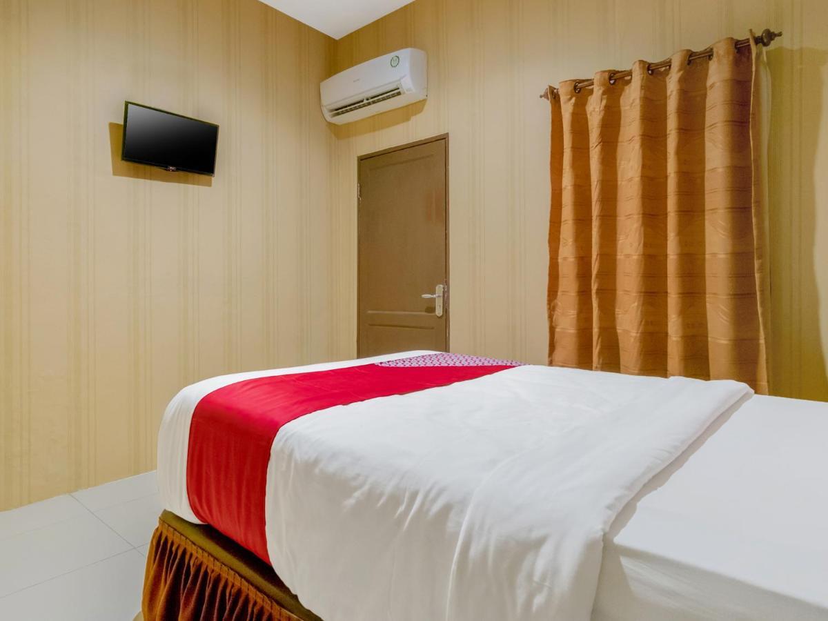Oyo 741 Hotel Labuhan Raya Medan Extérieur photo