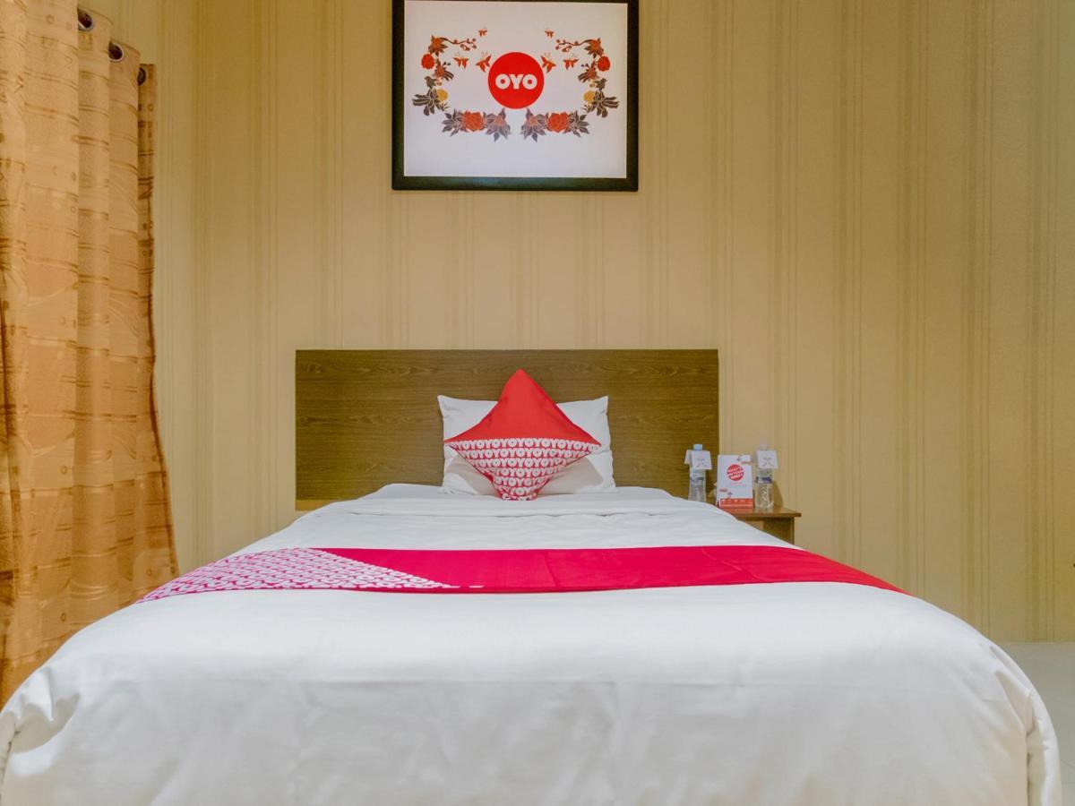 Oyo 741 Hotel Labuhan Raya Medan Extérieur photo