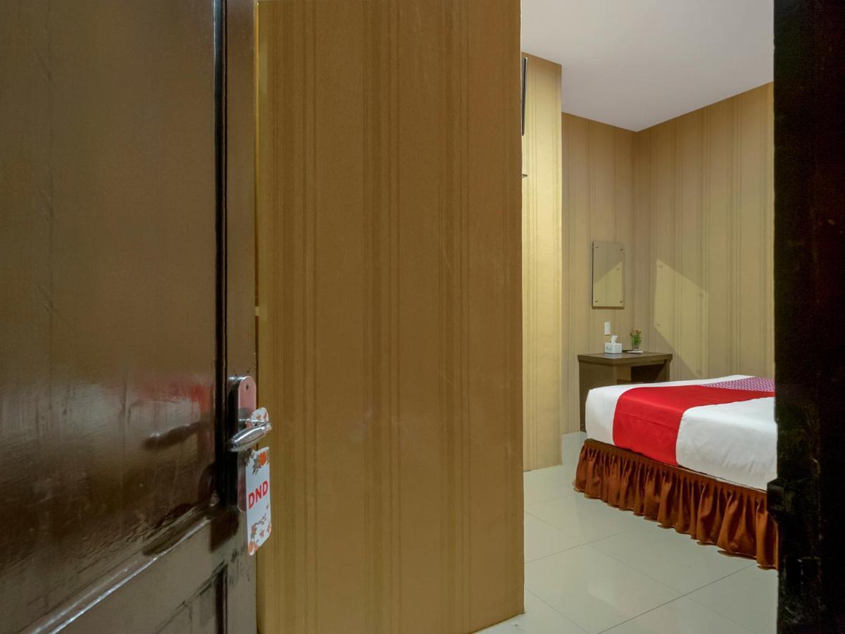 Oyo 741 Hotel Labuhan Raya Medan Extérieur photo