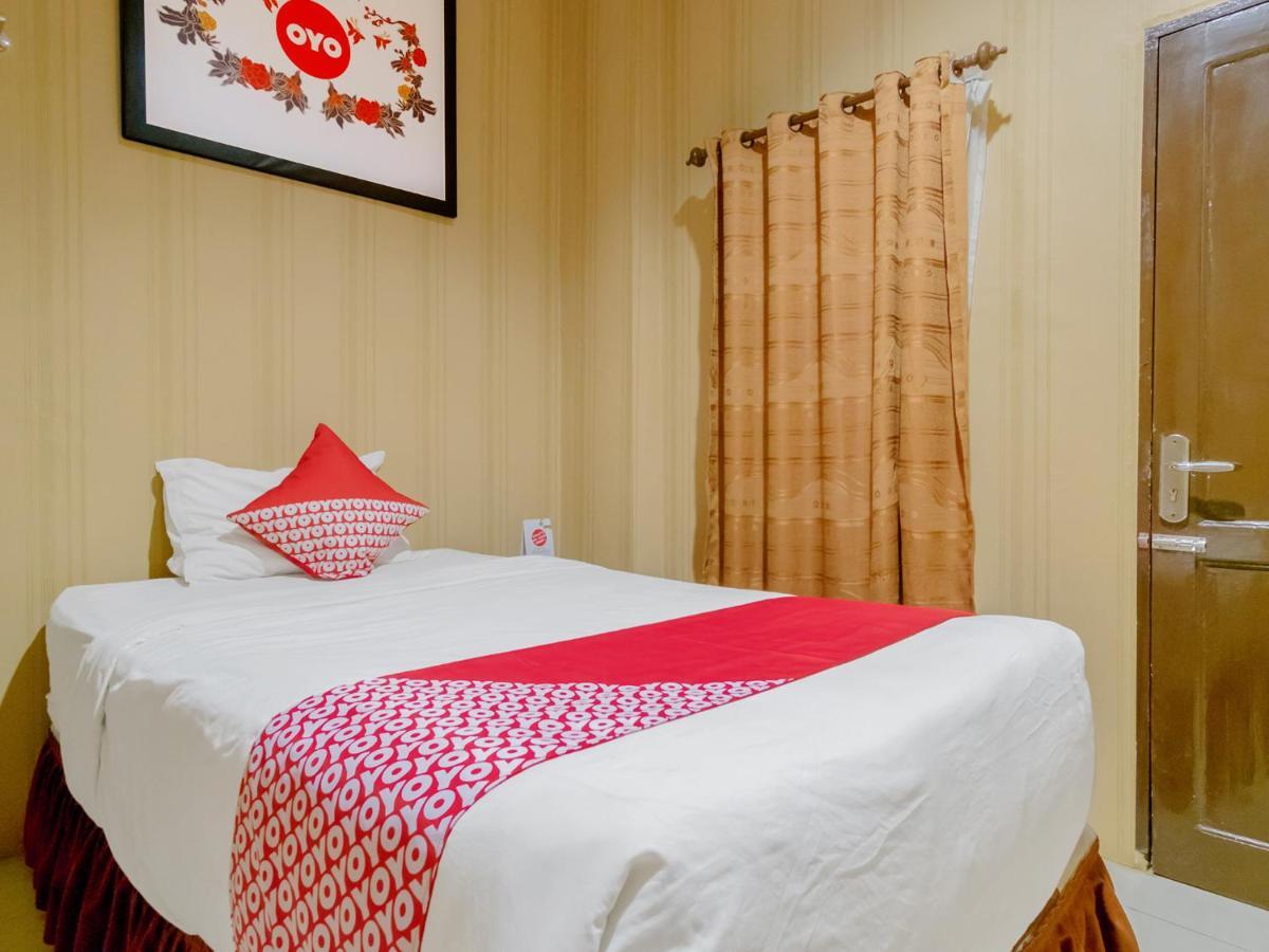 Oyo 741 Hotel Labuhan Raya Medan Extérieur photo