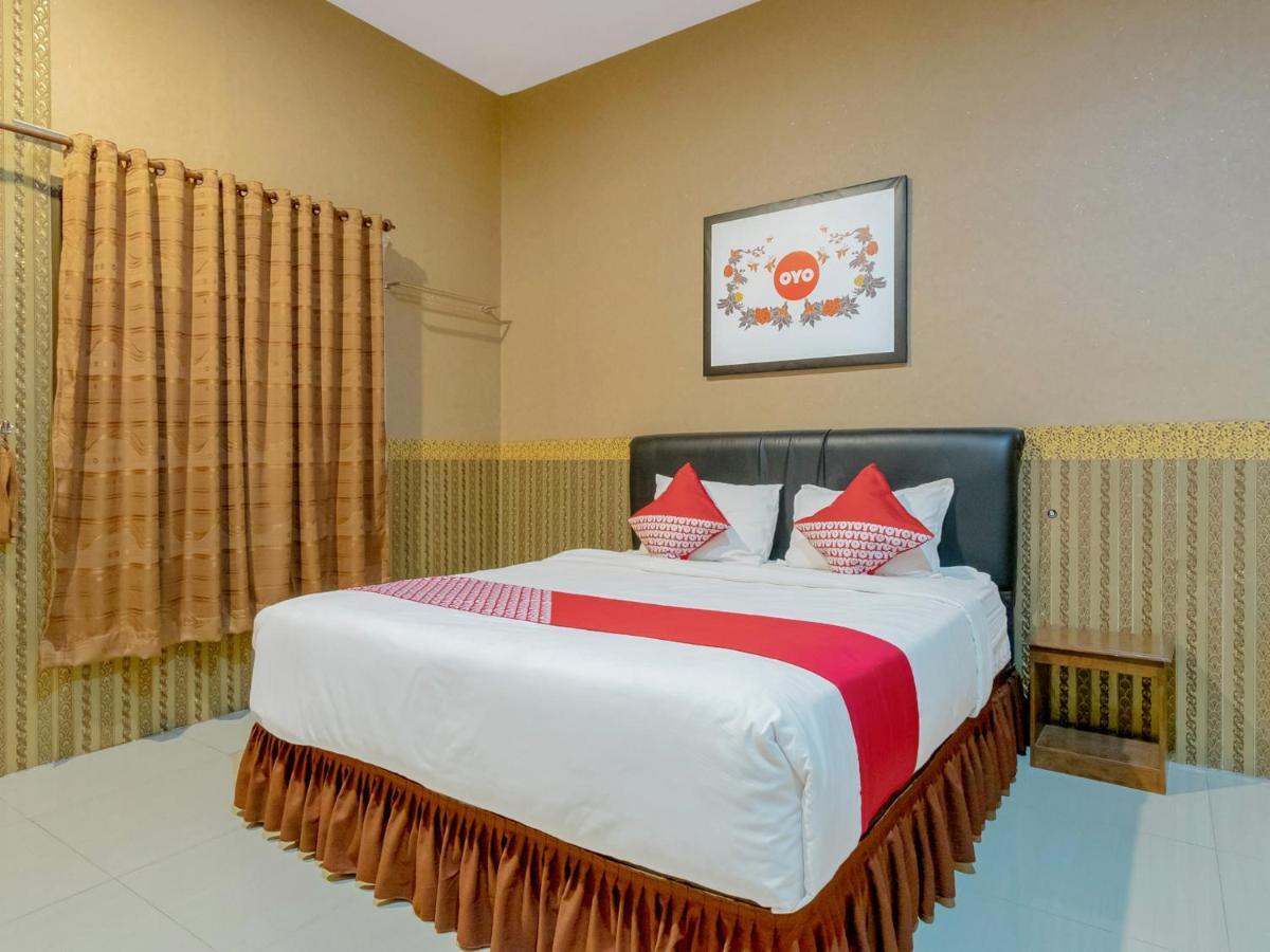 Oyo 741 Hotel Labuhan Raya Medan Extérieur photo