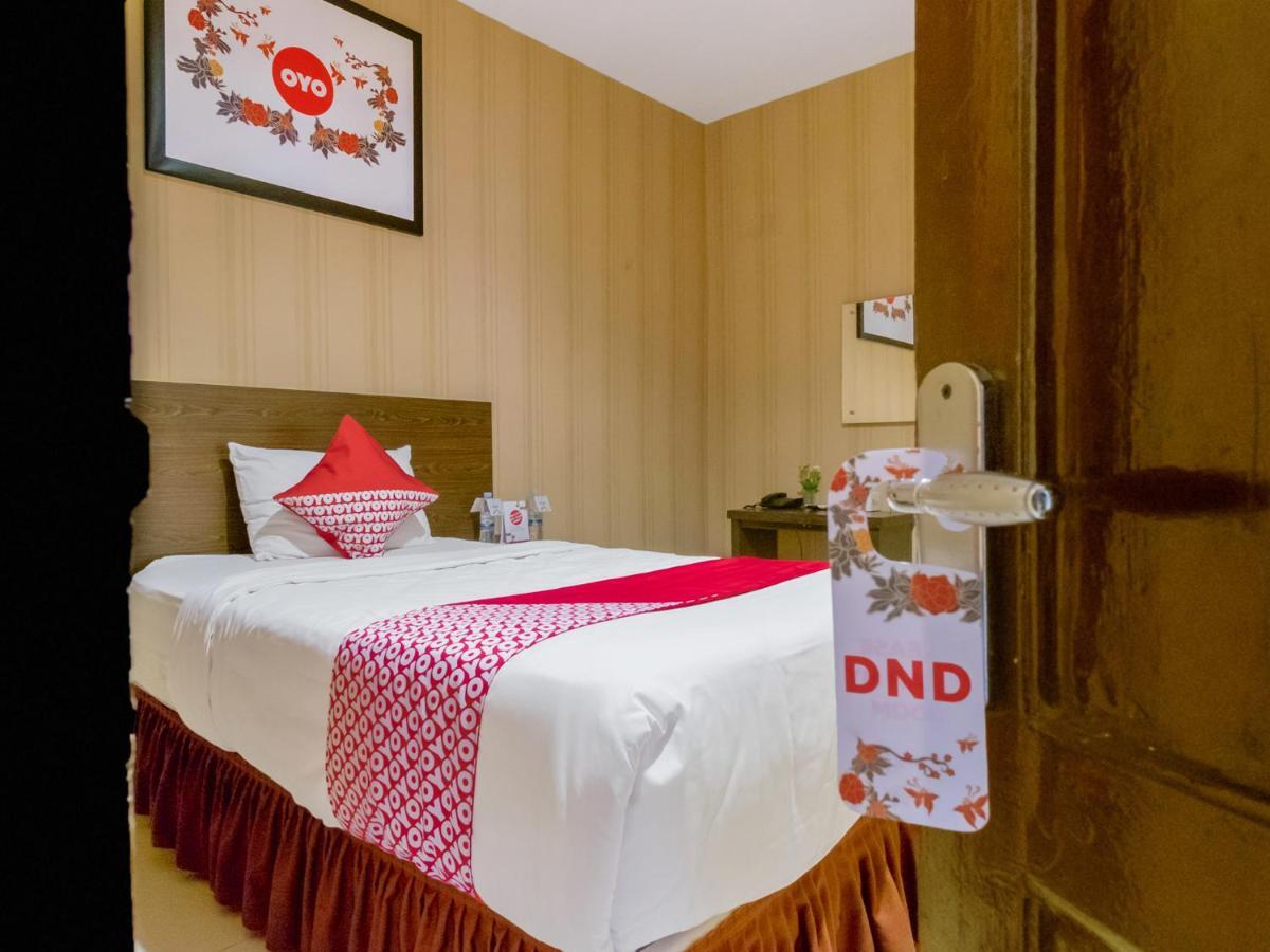 Oyo 741 Hotel Labuhan Raya Medan Extérieur photo
