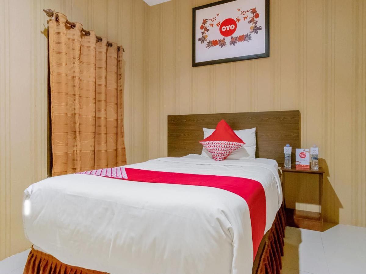 Oyo 741 Hotel Labuhan Raya Medan Extérieur photo