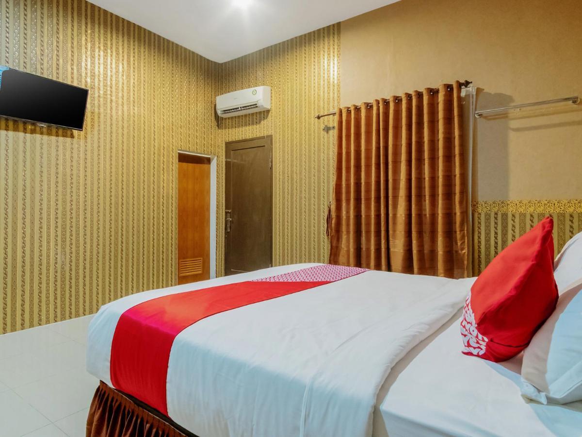 Oyo 741 Hotel Labuhan Raya Medan Extérieur photo