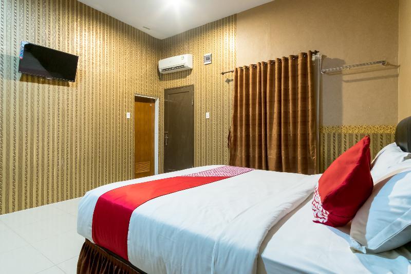 Oyo 741 Hotel Labuhan Raya Medan Extérieur photo