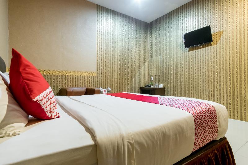 Oyo 741 Hotel Labuhan Raya Medan Extérieur photo